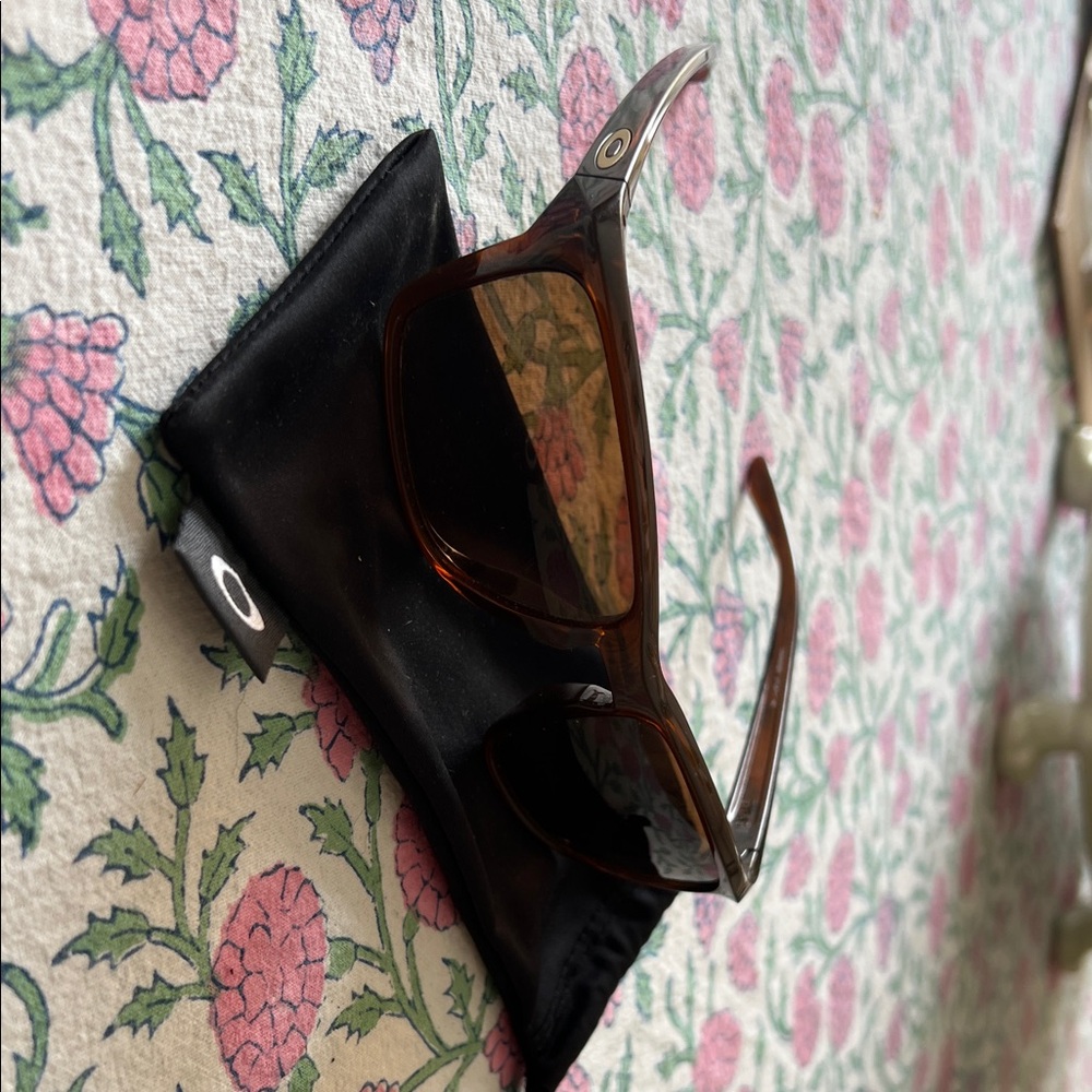 Oakley Tortoiseshell Sunglasses with Smoke Lenses